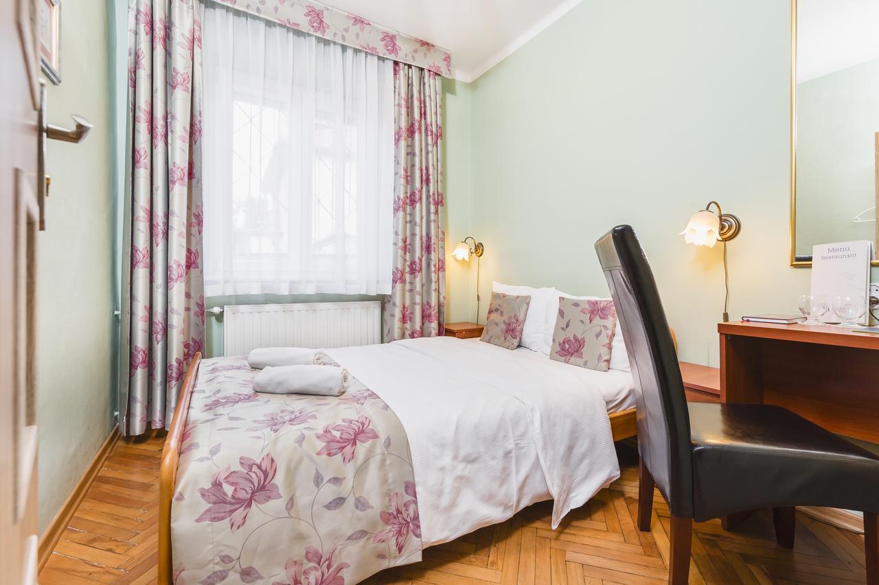 Hostel Bialy Dom